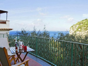 Charming Holiday Home at Massa Lubrense Naples with Balcony, Massa Lubrense